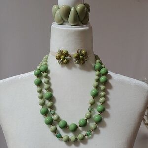 Elegant Green Beaded Necklace Set